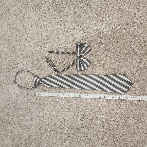 Chaps Boys 16 grey pinstripe dress pants, vest, tie, and bow tie - Picture 10 of 12